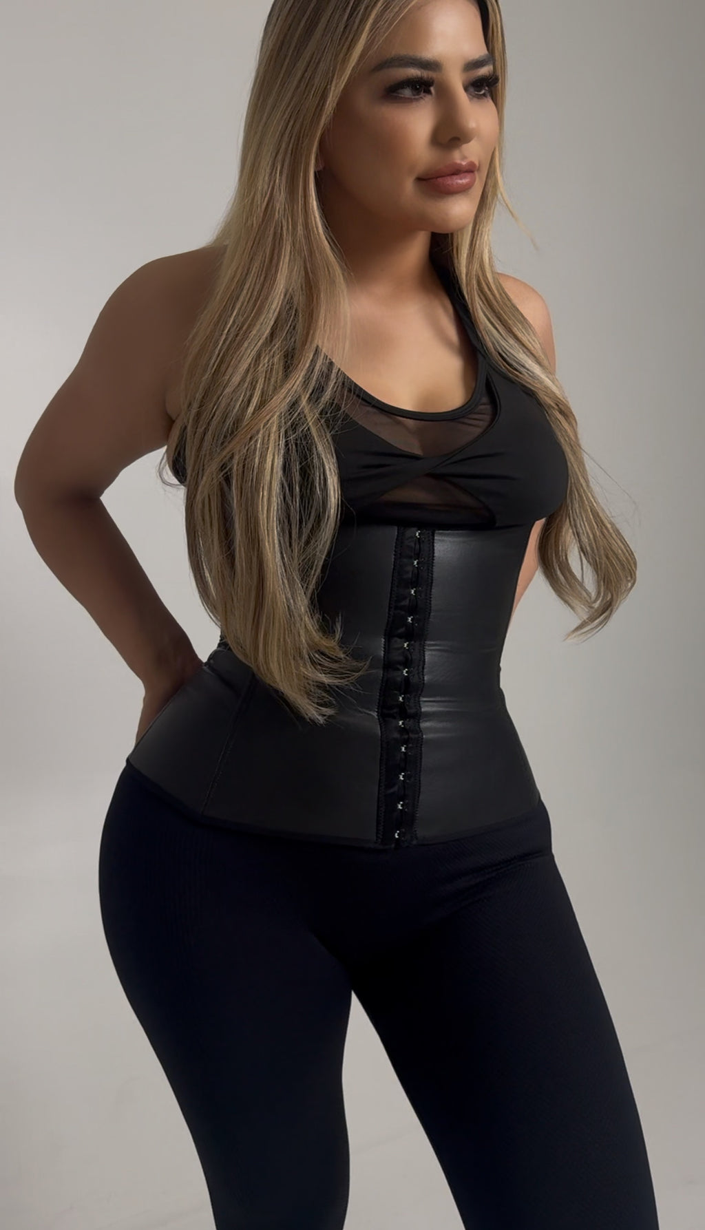The Hourglass Waist Trainer
